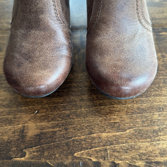 BareTraps Women's Mushroom Micro Triumph Ankle Boots Size 6.5 - Picture 2 of 7